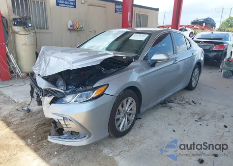 2024 Toyota Camry Le z USA, uszkodzony, nr VIN 4T1R11AK3RU912519